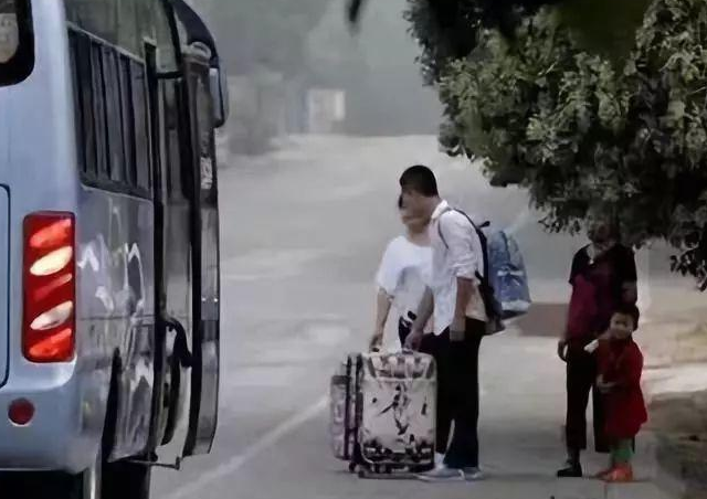 拉桿箱UV平板打印機即將迎來箱包打印旺季該如何備戰(zhàn)？